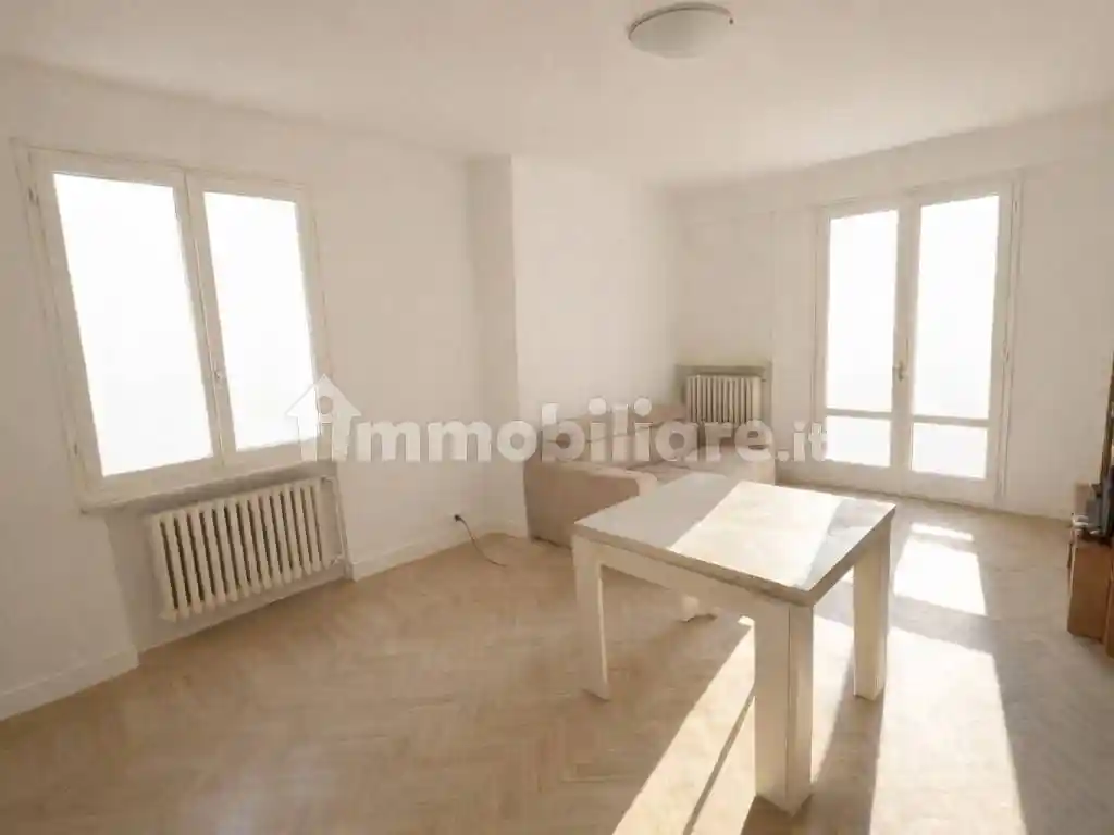 Appartamento in affitto a Casina