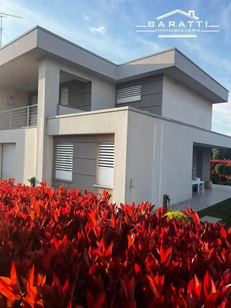 Villa in vendita a Pegognaga