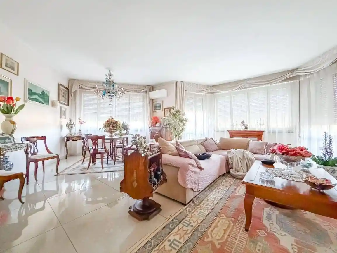 Appartamento in vendita a Massa