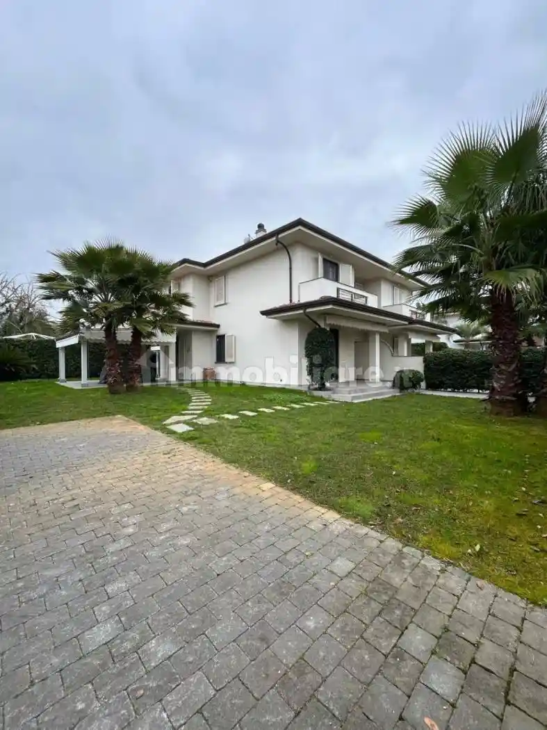 Villa in vendita a Pietrasanta