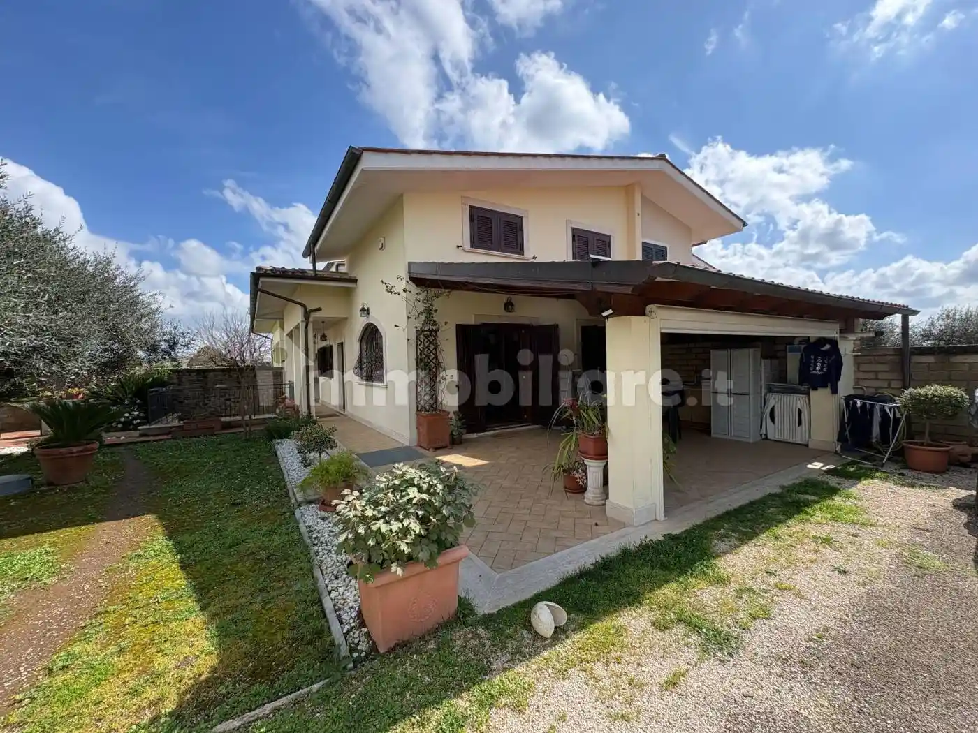 Villa in vendita a Anguillara Sabazia