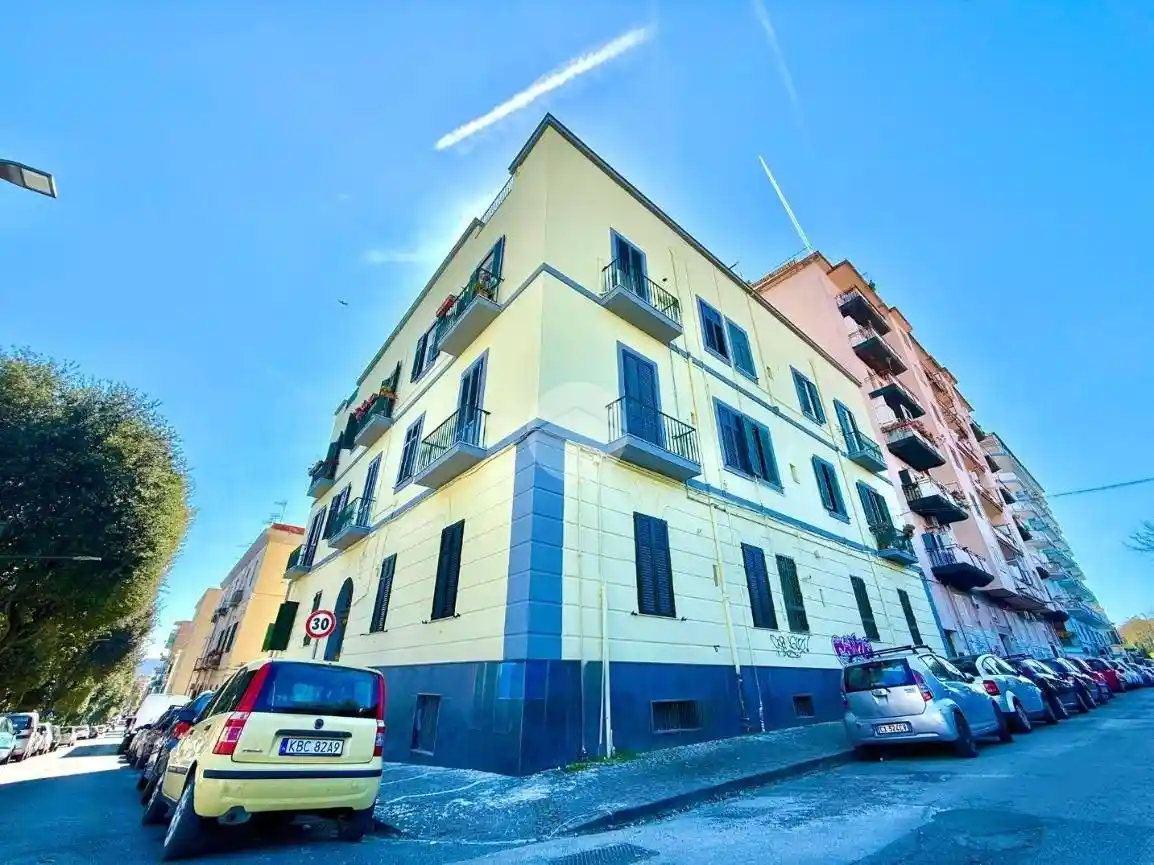 Appartamento in vendita a Napoli