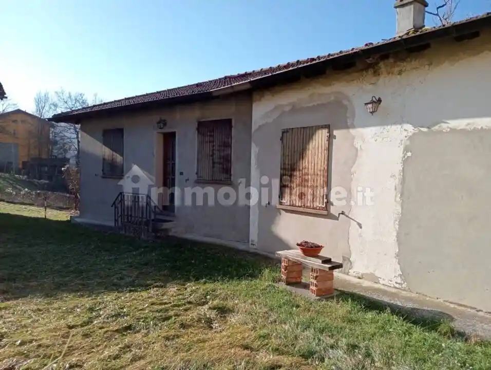 Casa indipendente in vendita a Castelnovo Ne' Monti