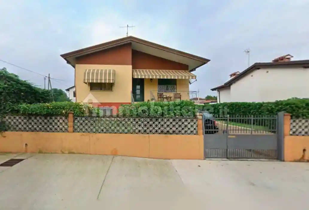 Villa in vendita a Pordenone