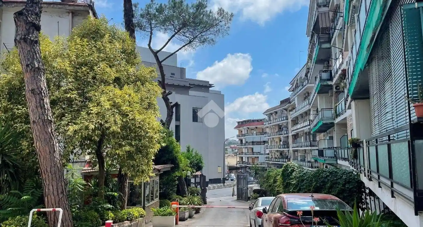 Appartamento in vendita a Napoli