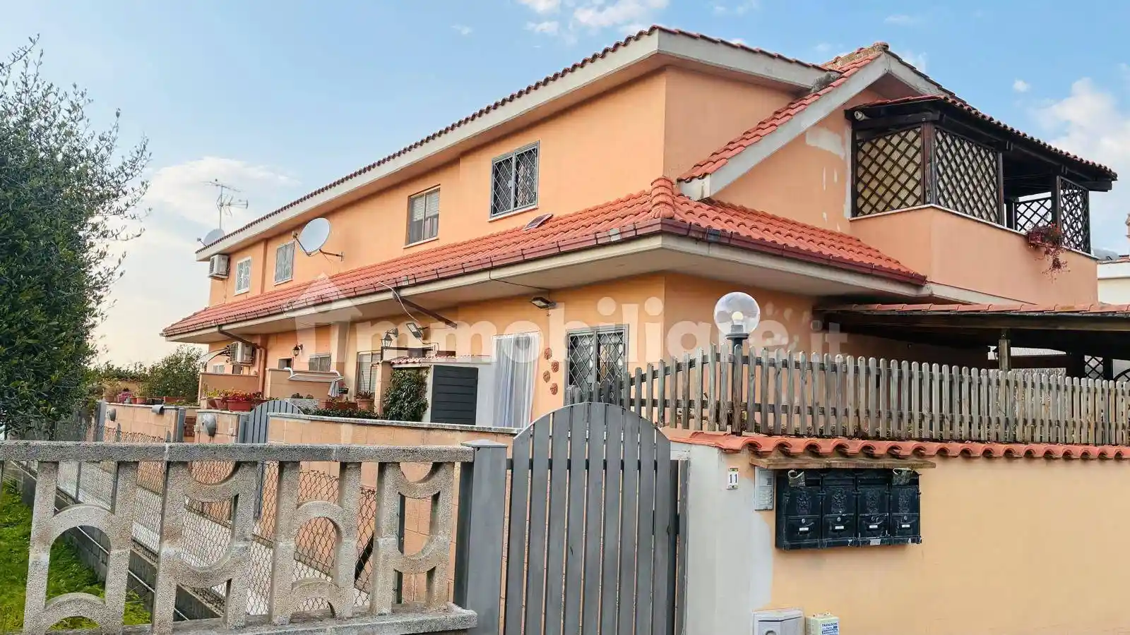 Villetta a schiera in vendita a Pomezia