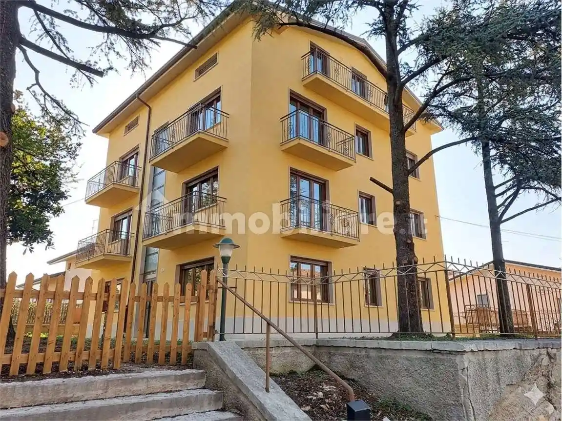 Palazzo - Edificio in vendita a San Pietro in Cariano