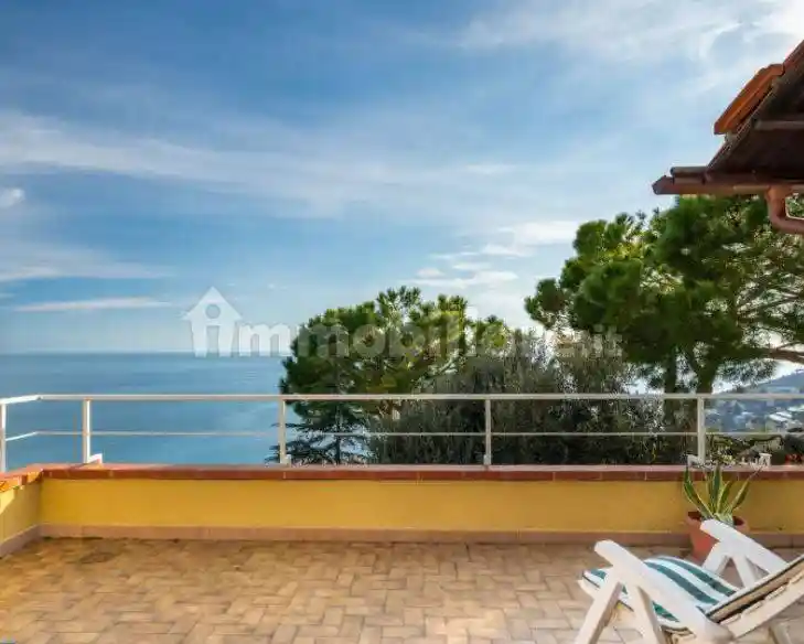 Villa in vendita a Imperia