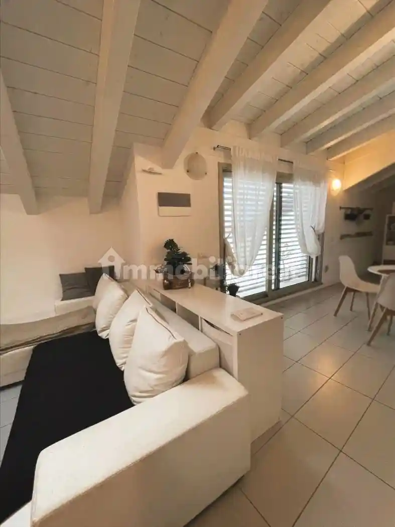 Loft in affitto a Capiago Intimiano