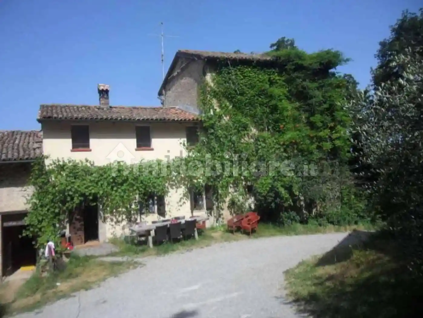 Palazzo - Stabile in vendita a Zocca