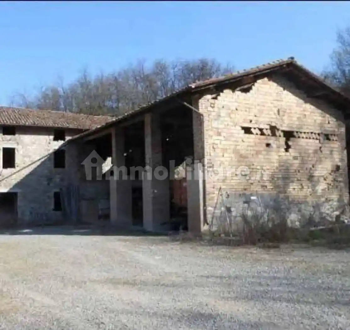 Rustico - Casale in vendita a Montefiorino