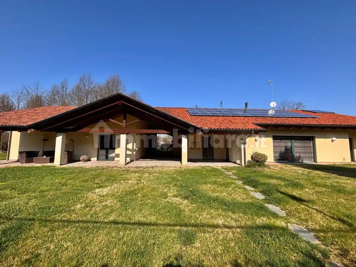 Villa in vendita a Cantarana