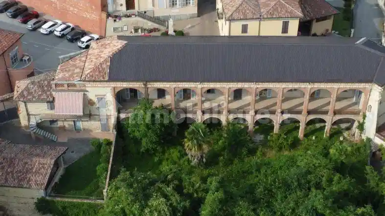 Palazzo - Stabile in vendita a Grazzano Badoglio