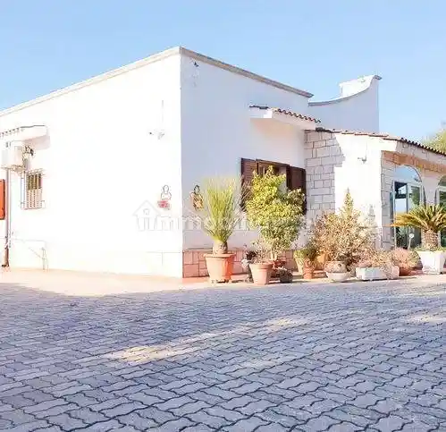 Villa in vendita a San Vito dei Normanni