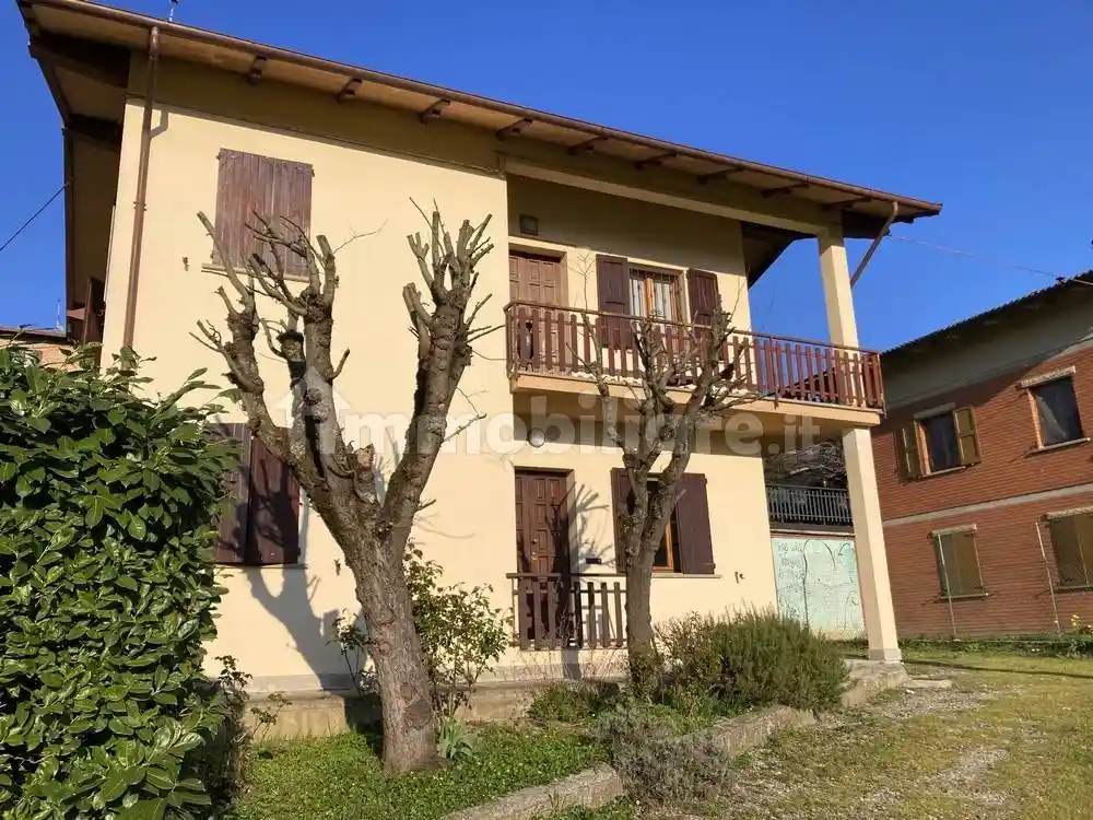 Villa in vendita a Serramazzoni