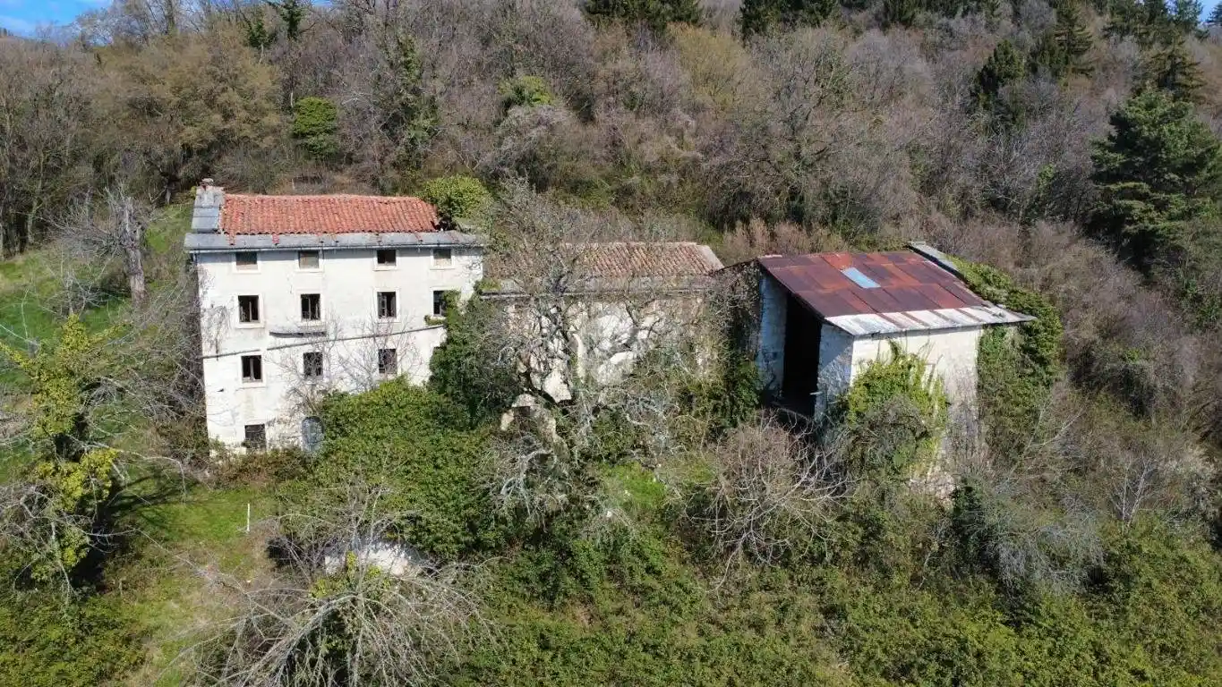 Casa indipendente in vendita a Roverè Veronese