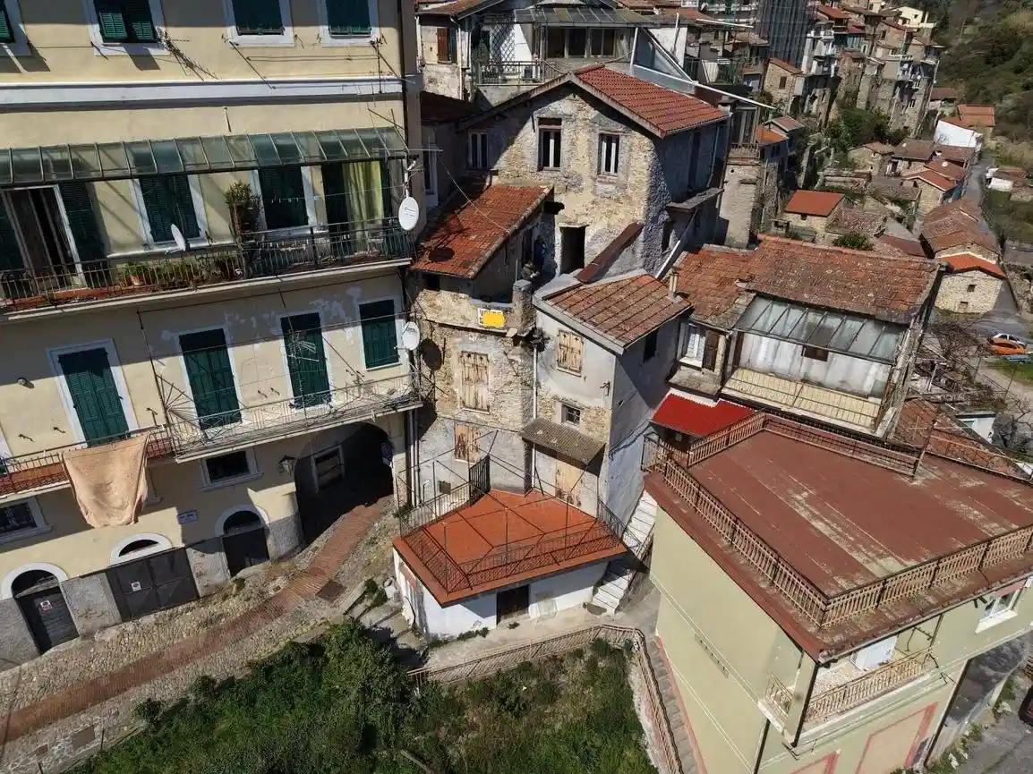 Palazzo - Edificio in vendita a Ceriana