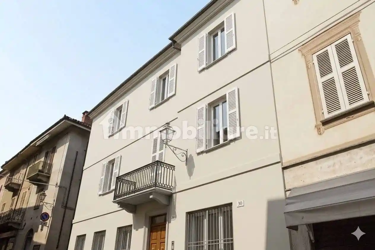 Rustico - Casale in vendita a Carrù