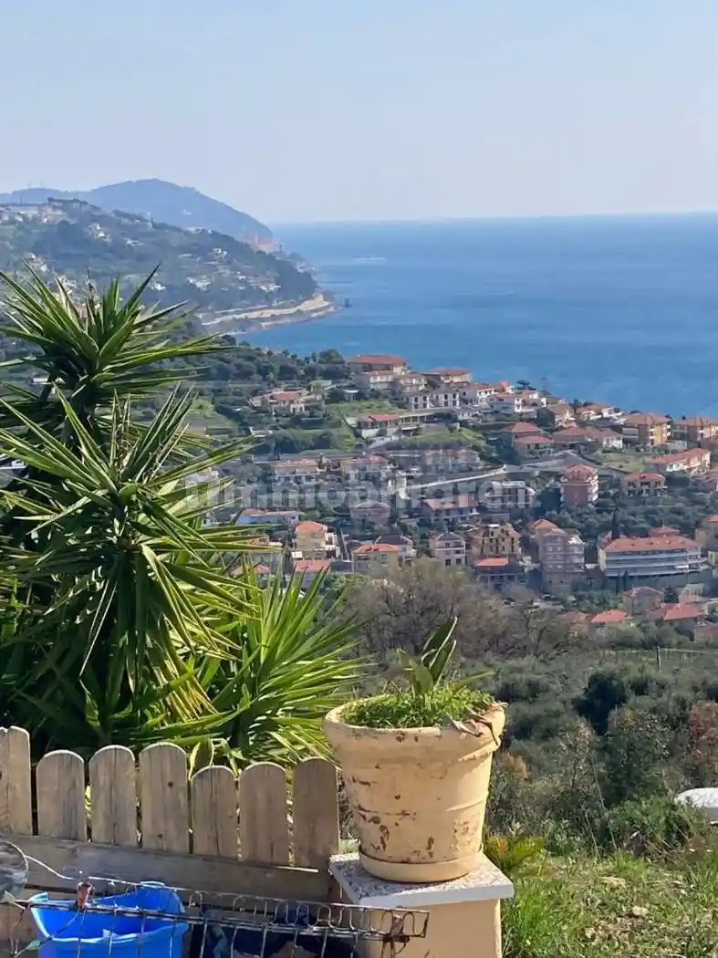 Villa in vendita a Costarainera