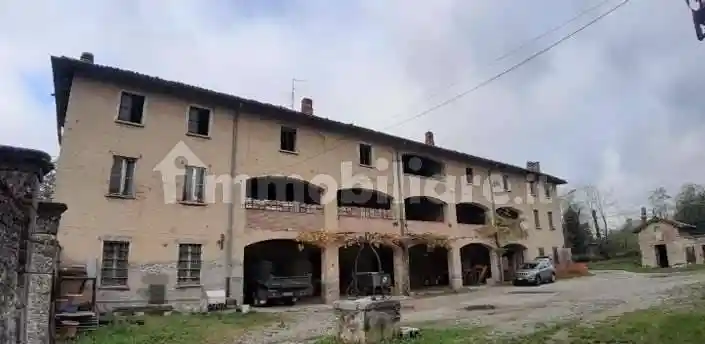 Rustico - Casale in vendita a Lurago d'Erba