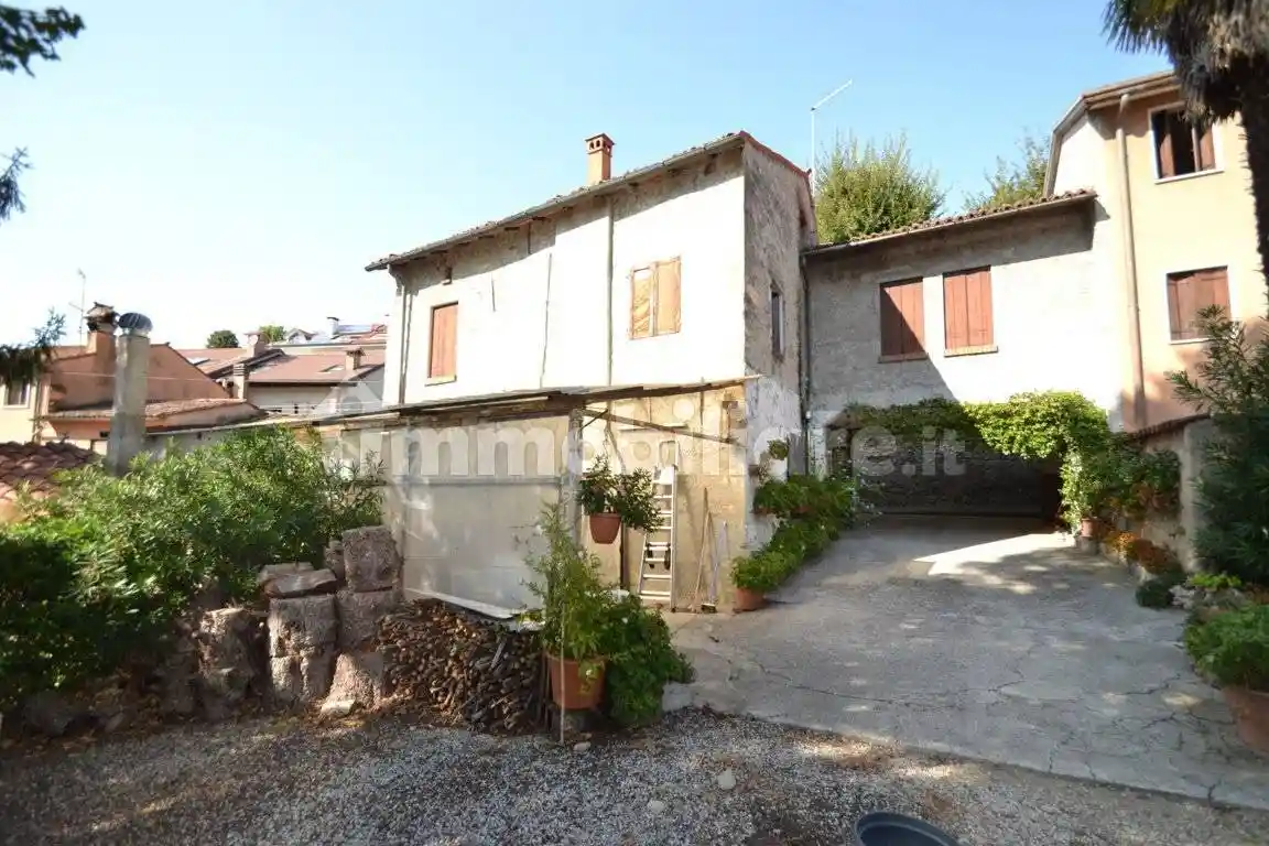 Rustico - Casale in vendita a Creazzo