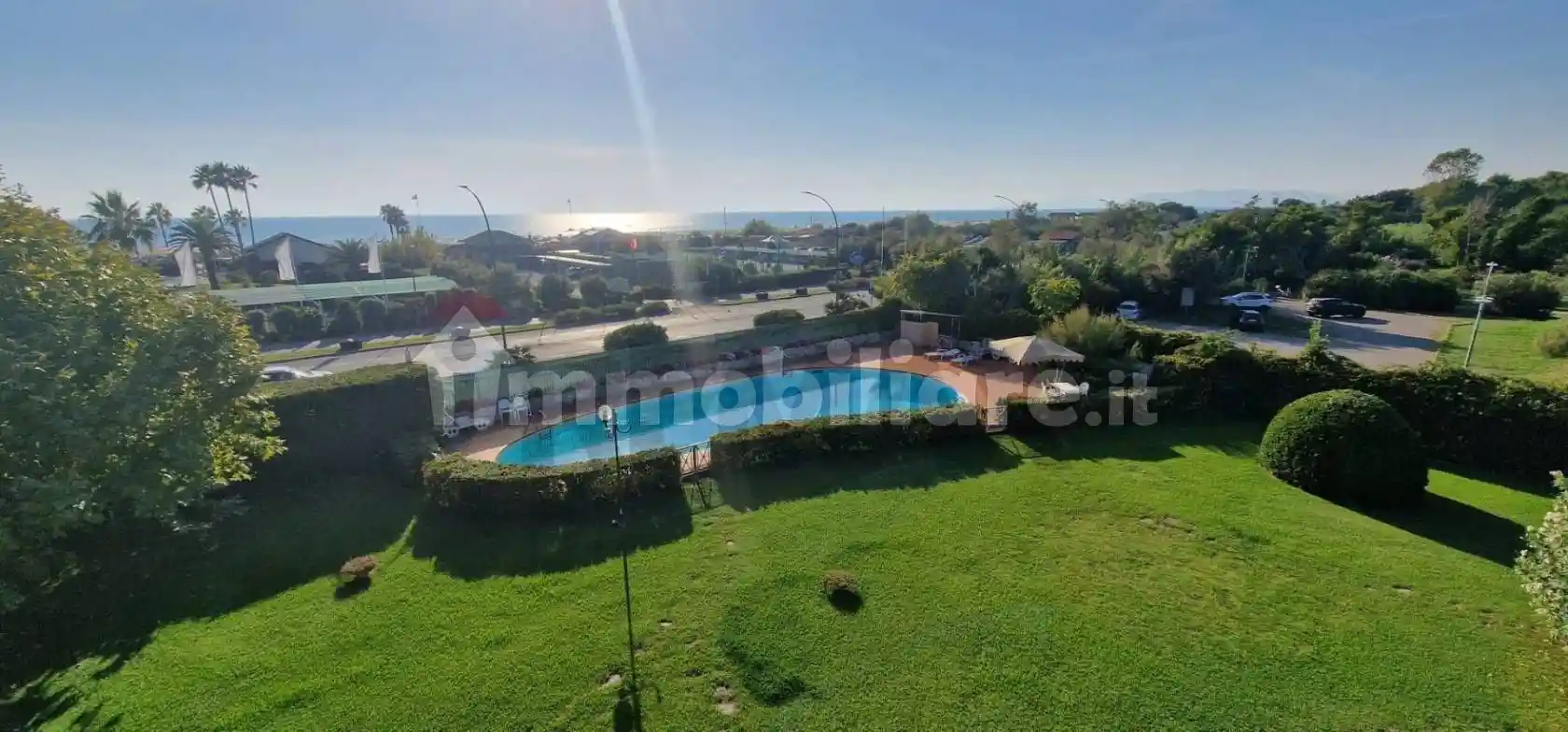 Casa indipendente in vendita a Montignoso