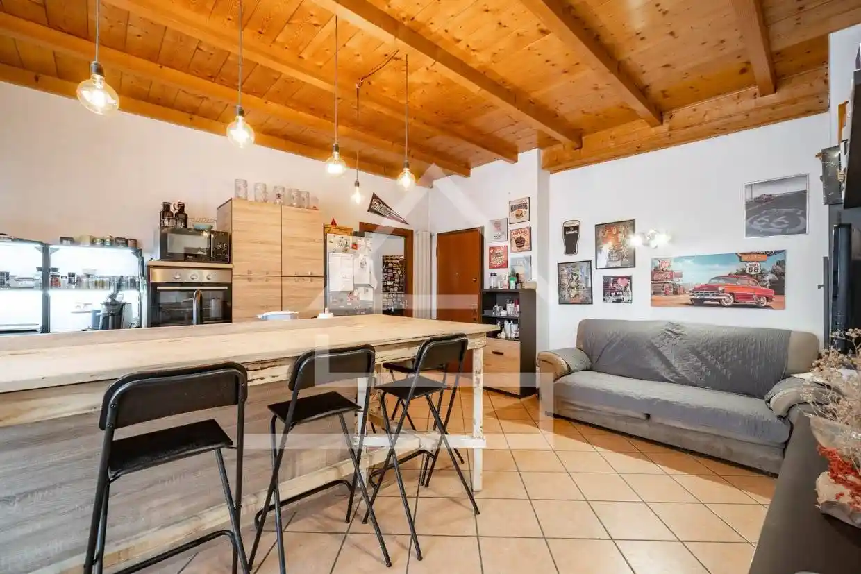 Appartamento in vendita a Besana in Brianza