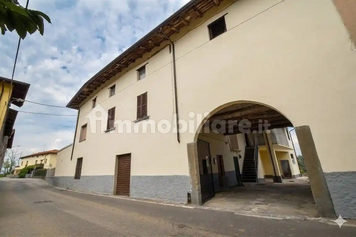 Palazzo - Edificio in vendita a Cividate al Piano