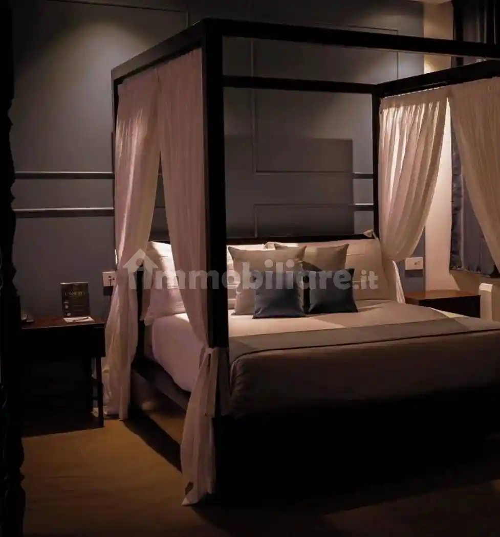 Palazzo - Edificio in vendita a Castel Volturno