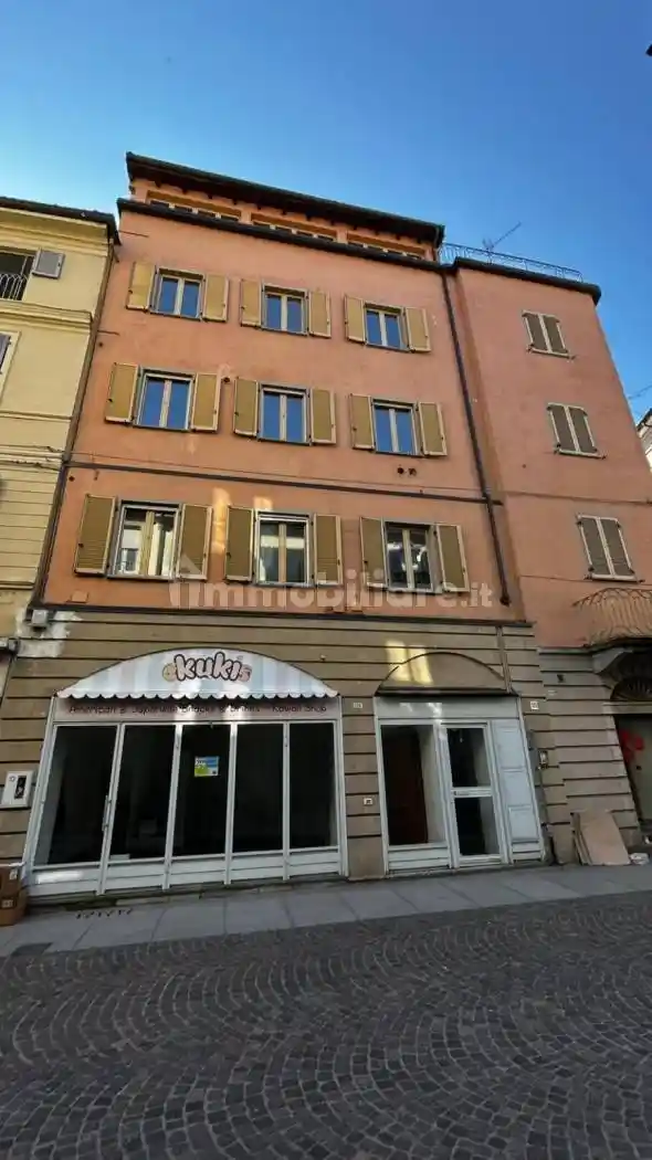 Palazzo - Edificio in vendita a Casale Monferrato