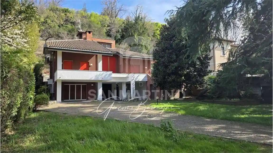 Villa in vendita a Varese