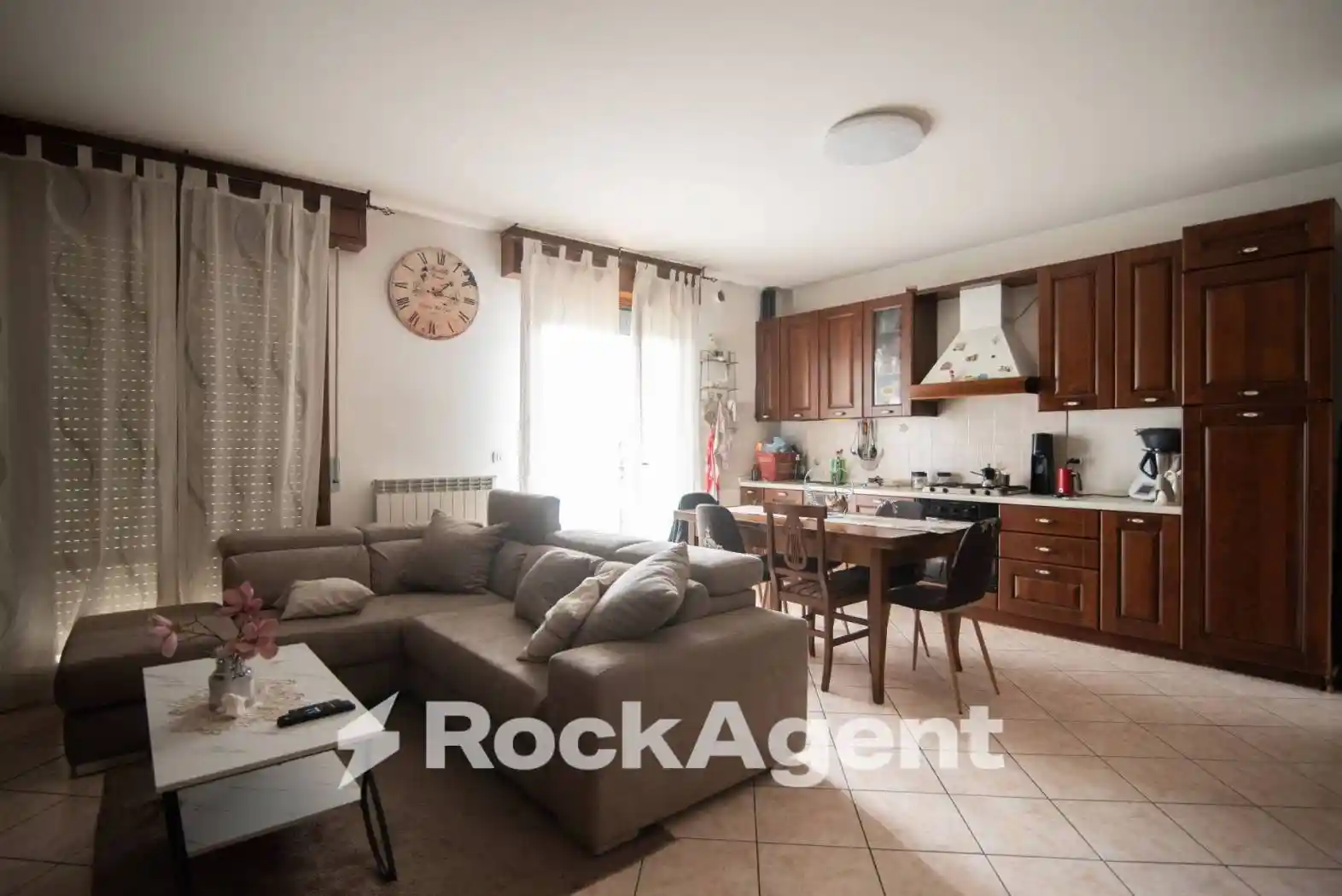 Appartamento in vendita a Montecalvo in Foglia