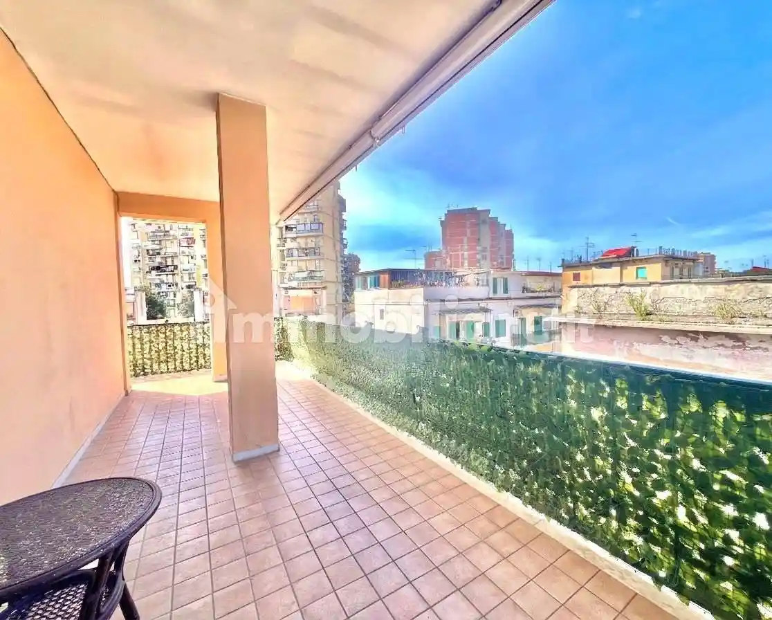 Appartamento in affitto a Napoli