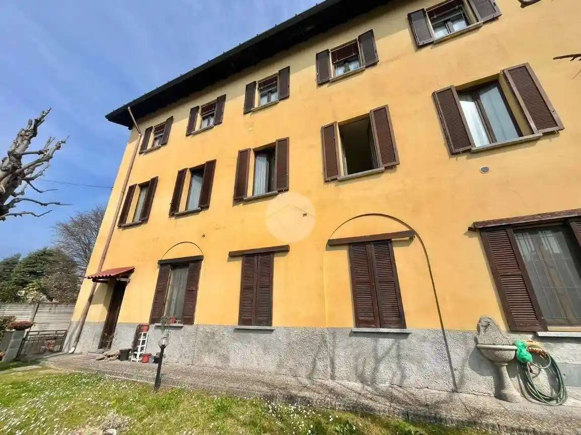 Appartamento in vendita a Carate Brianza