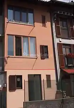 Appartamento in vendita a Carenno