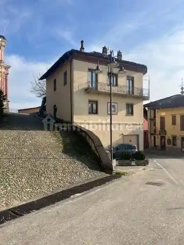 Casa indipendente in vendita a Santo Stefano Roero