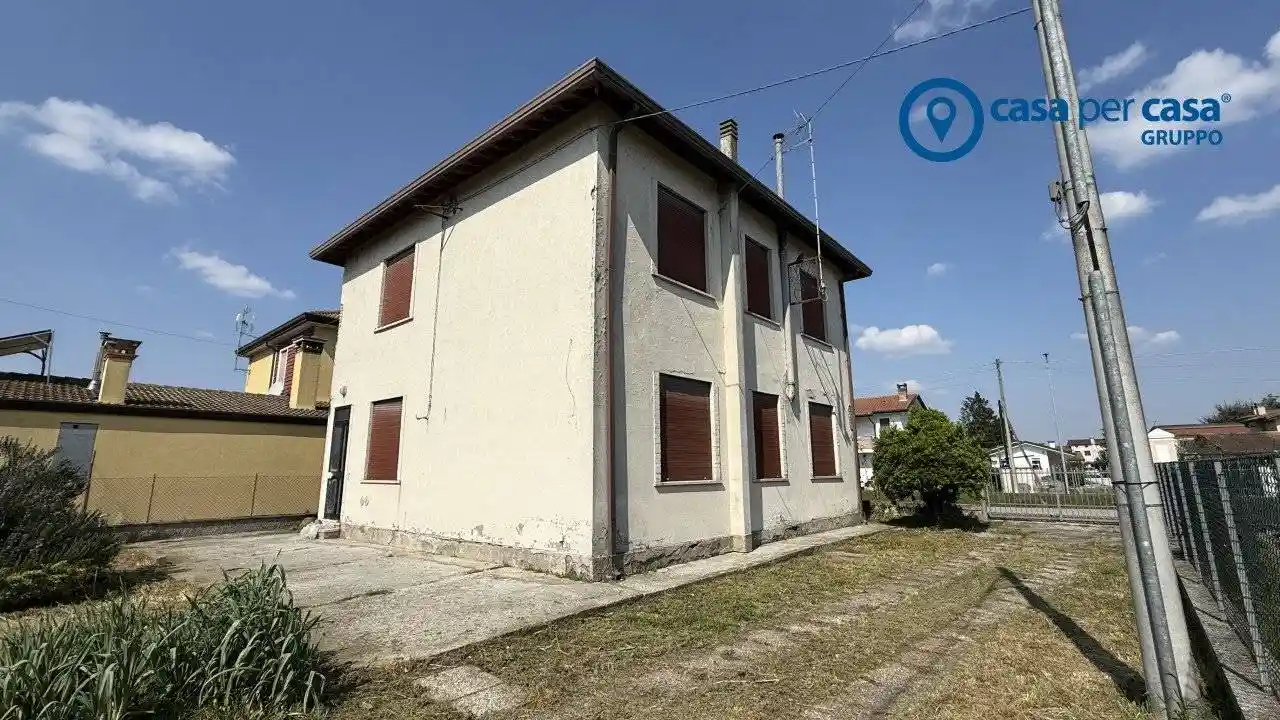 Casa indipendente in vendita a Gavello