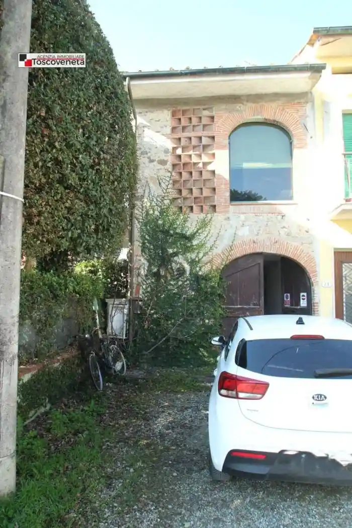 Casa indipendente in vendita a Lucca