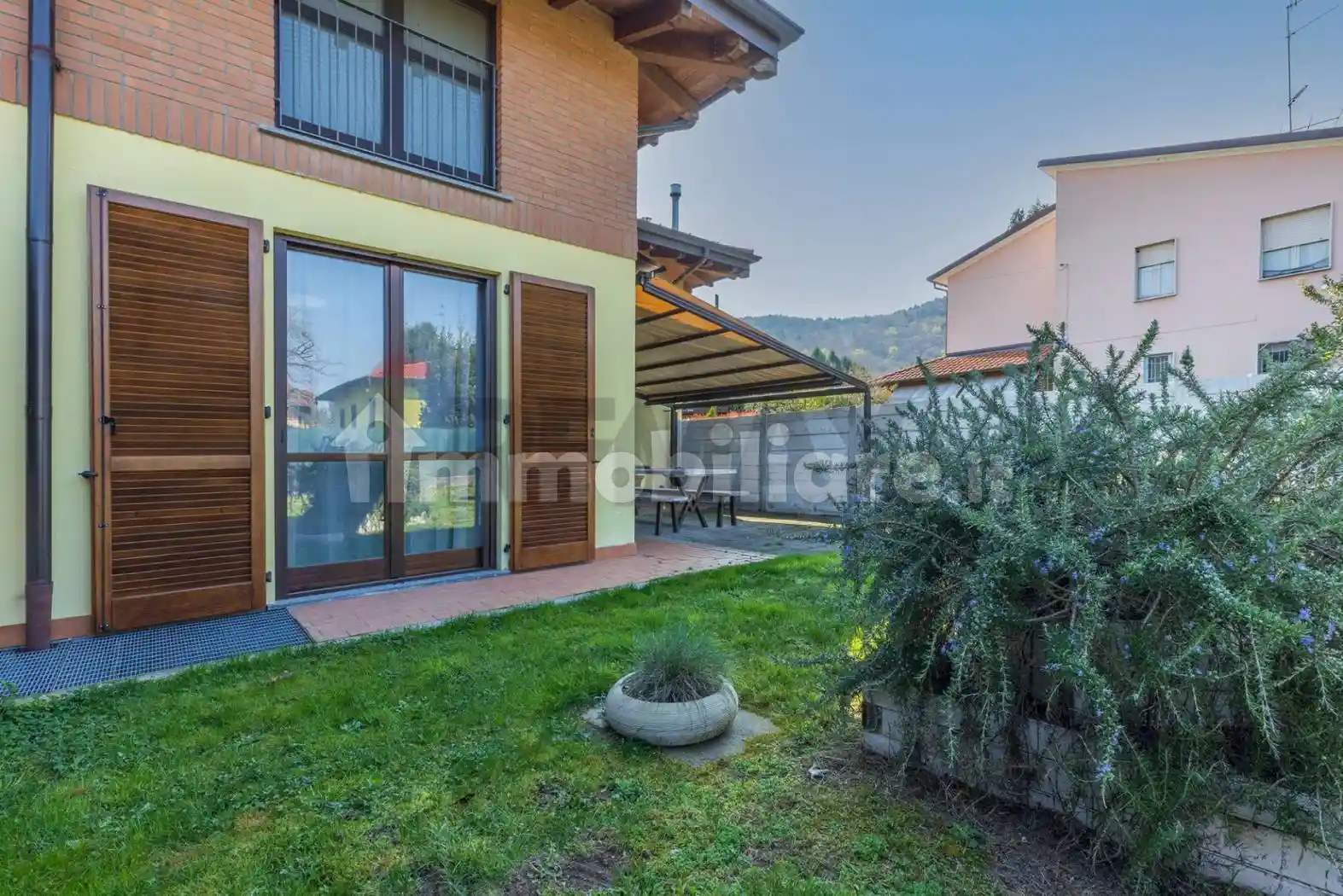 Villetta a schiera in vendita a Comabbio