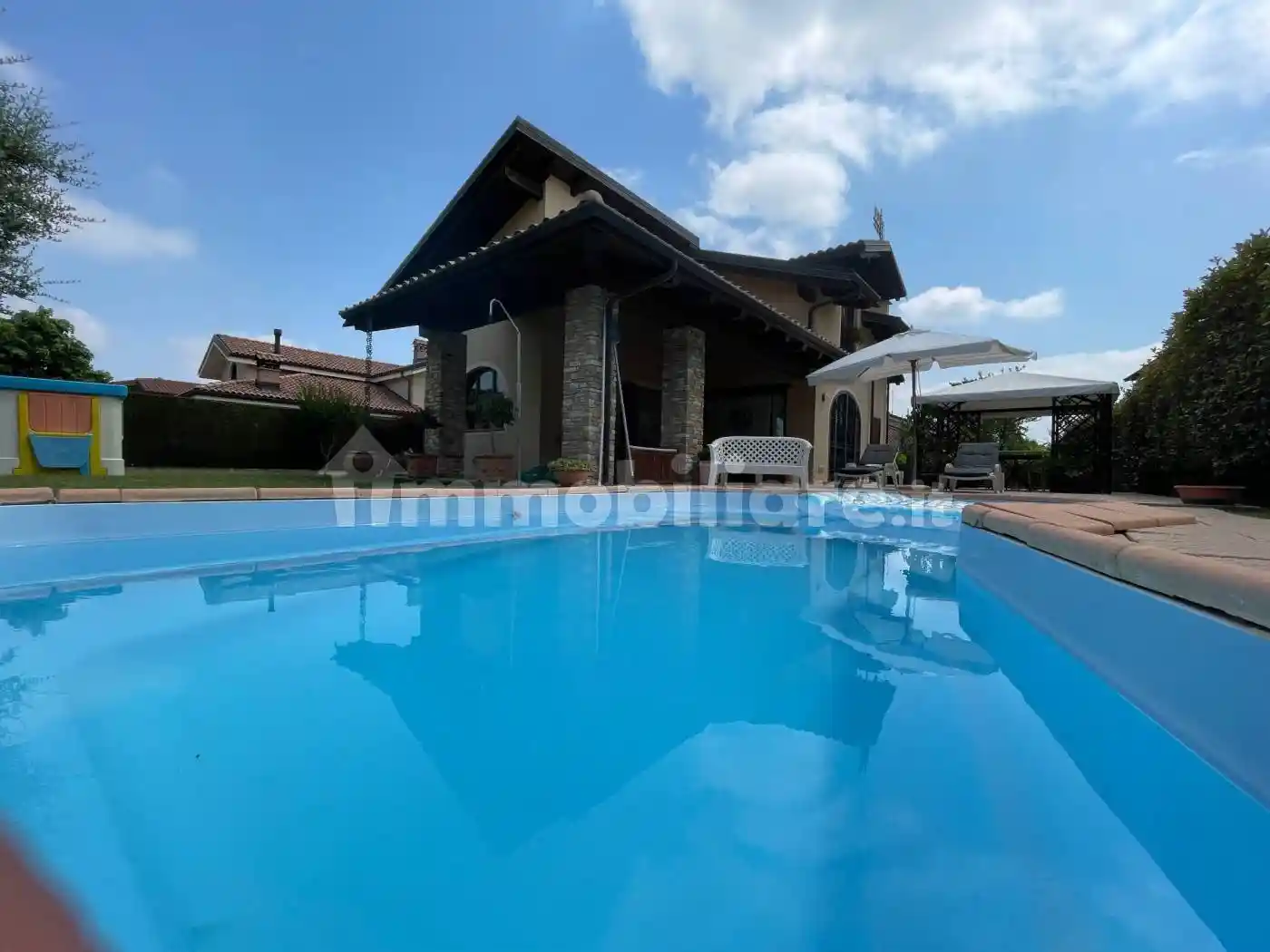 Villa in vendita a Cuneo