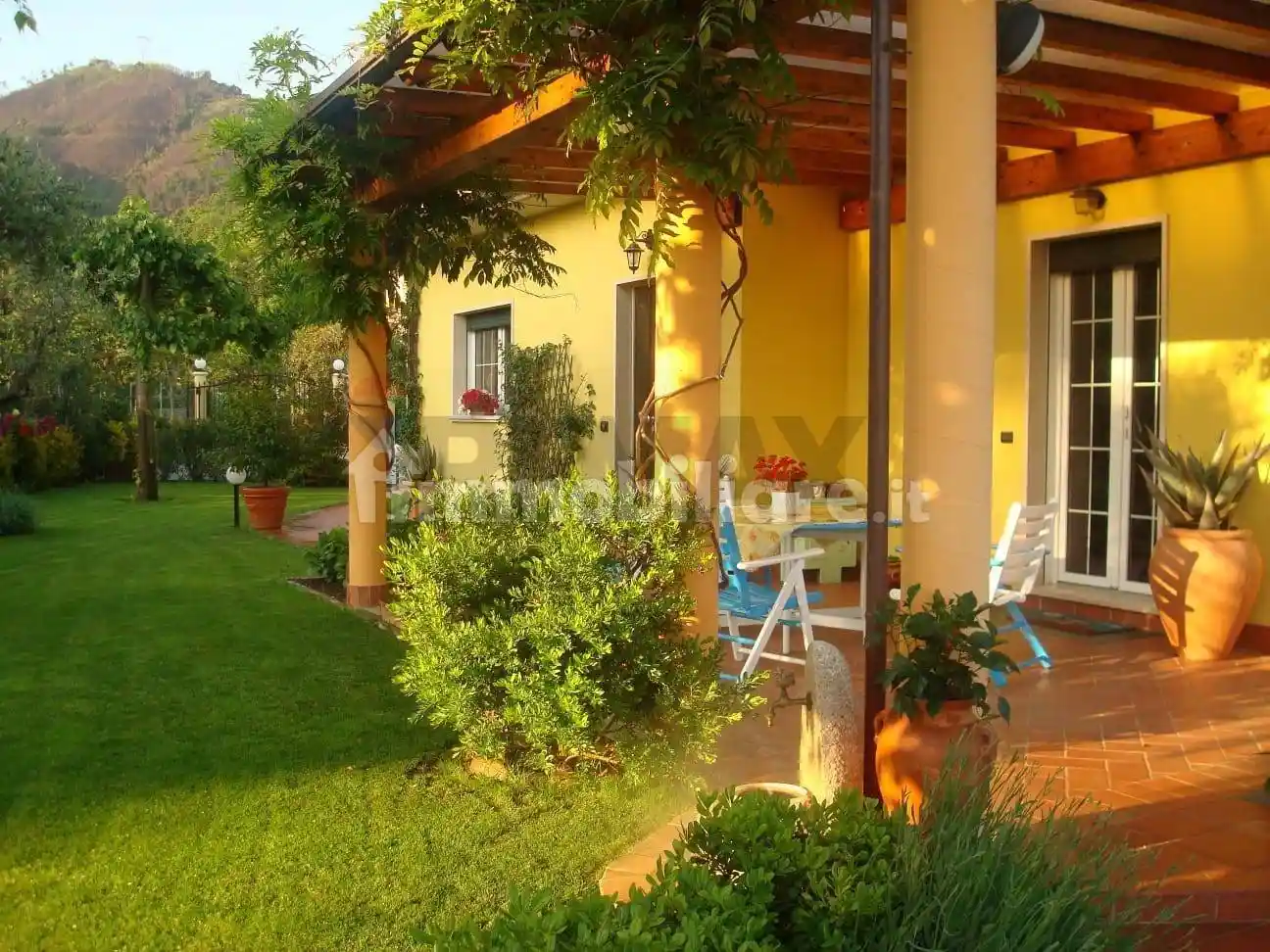 Villa in vendita a Montignoso