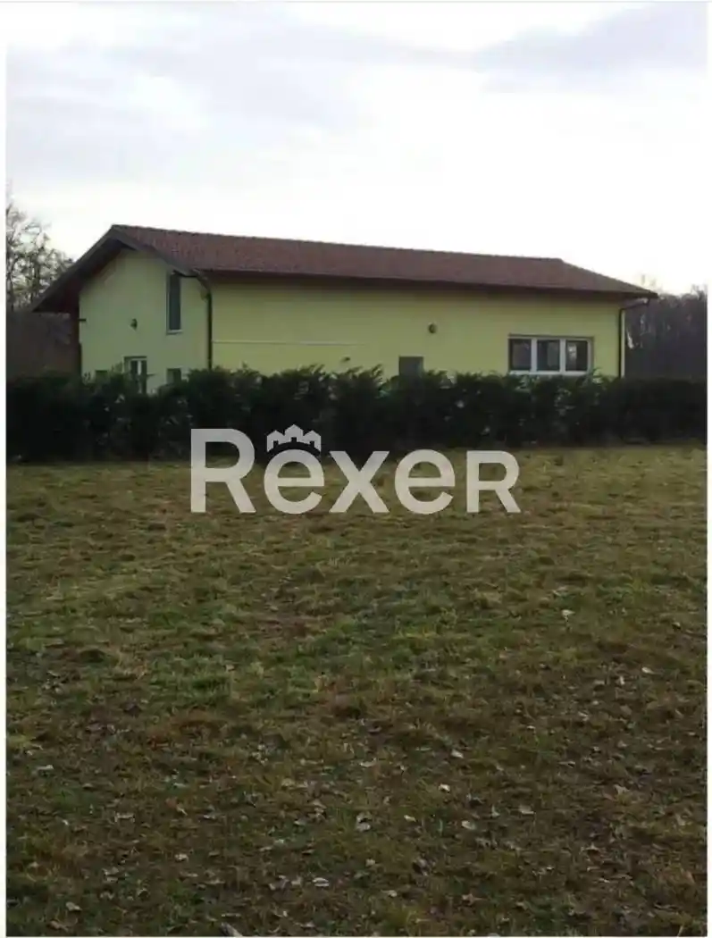 Rustico - Casale in vendita a Angera