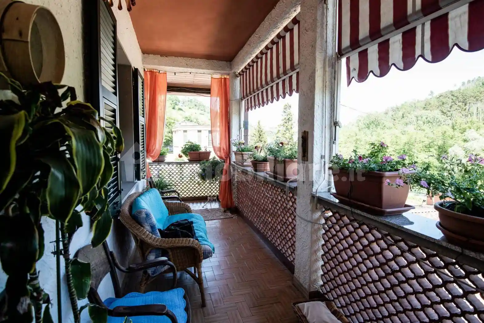 Appartamento in vendita a Follo