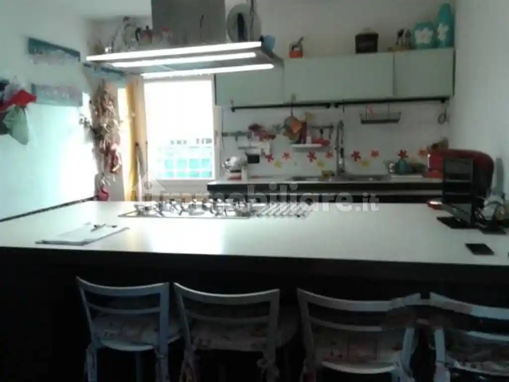 Appartamento in vendita a Vezzano Ligure