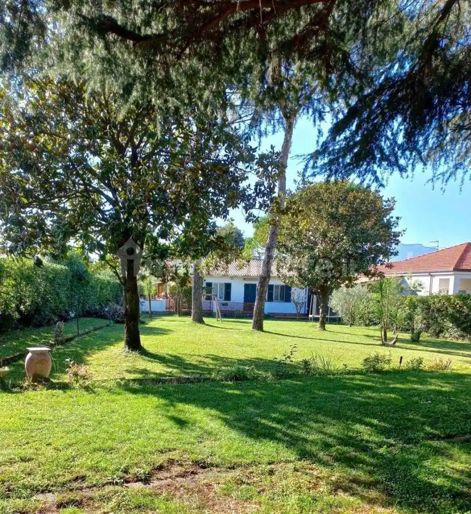 Villa in vendita a Ameglia