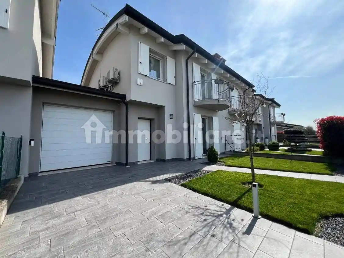 Villetta a schiera in vendita a Roncoferraro