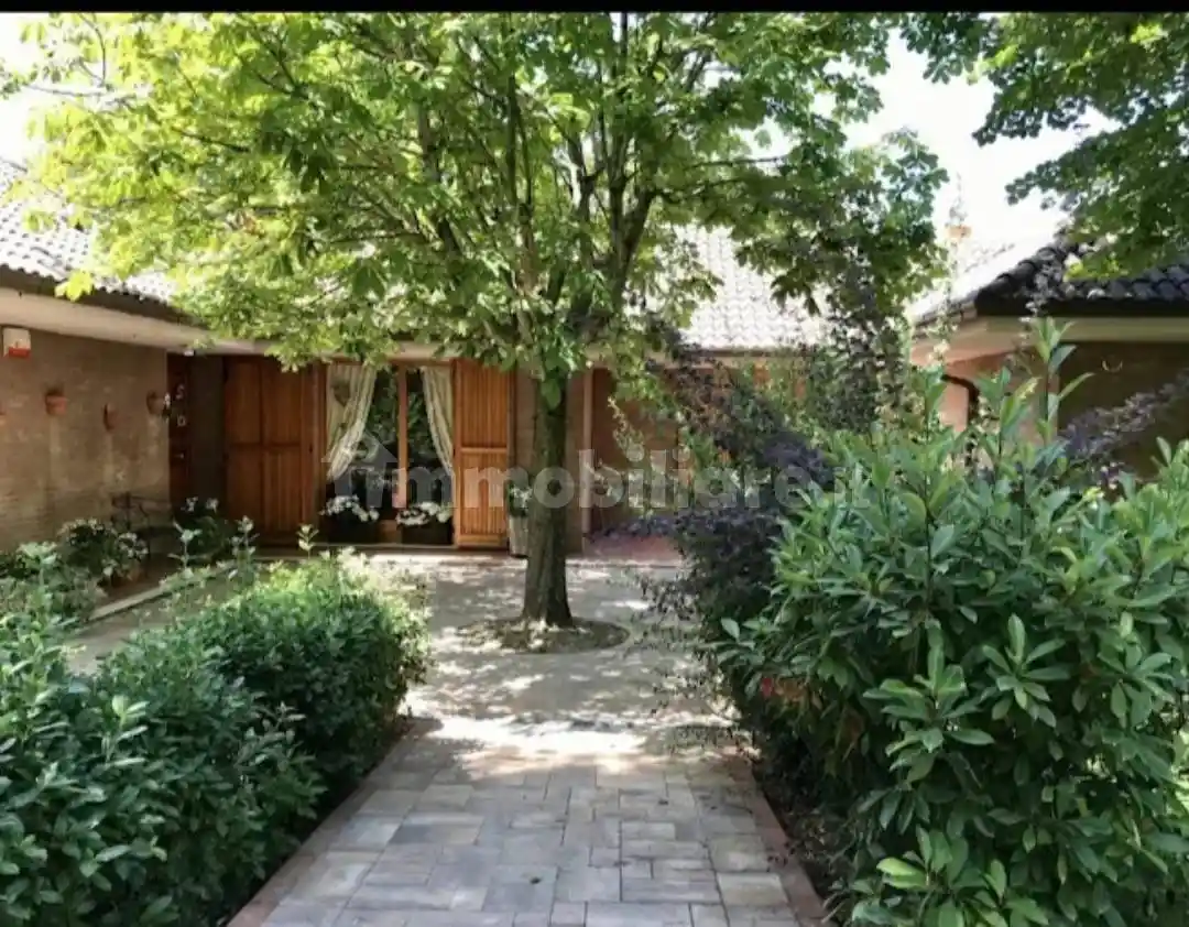 Casa indipendente in affitto a Ancona