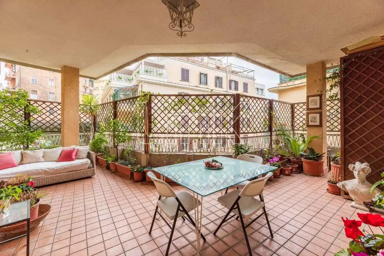 Appartamento in vendita a Roma