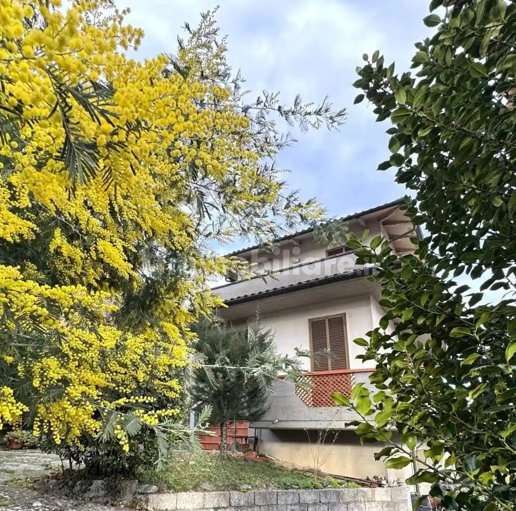 Villa in vendita a Vernio