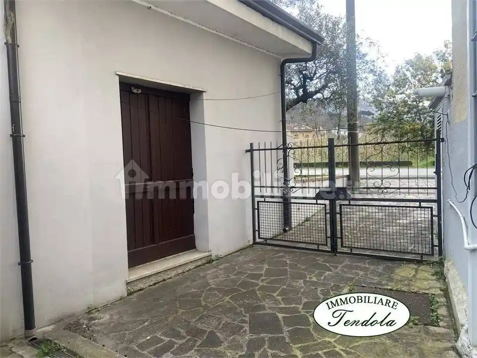 Casa indipendente in vendita a Luni